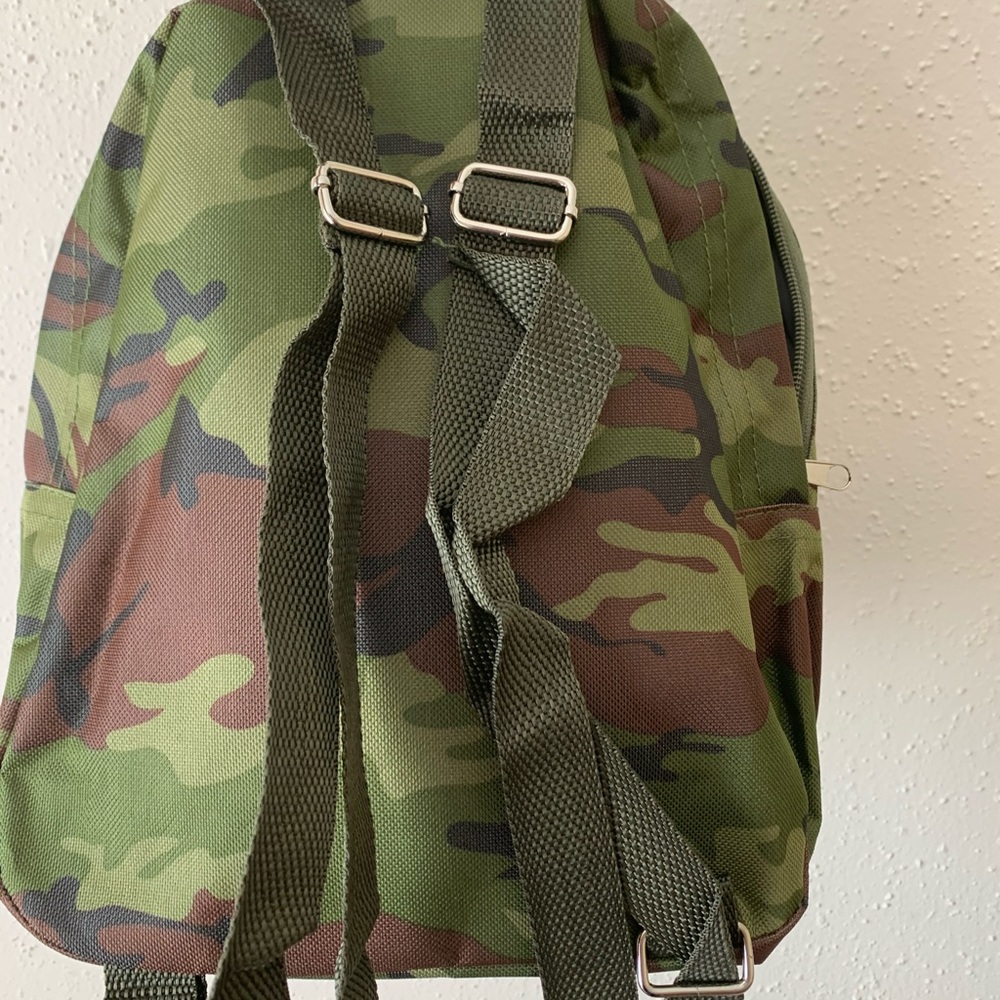 Mini Backpack 🎒 - Picture 3 of 5